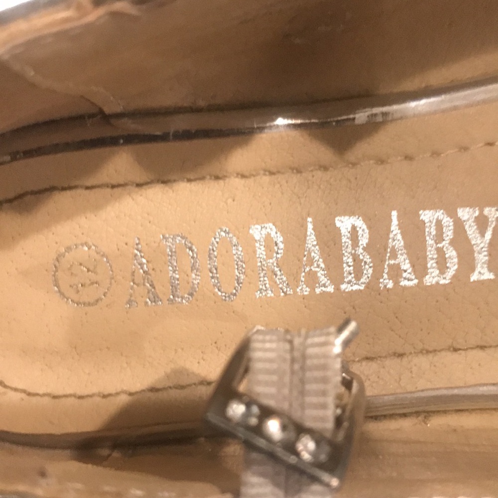 adorable little shoes - Picture 4 of 8